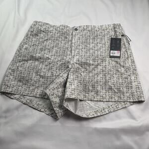VRST Men's 5 Resort Short Print White/Silver Stamped Size XL  New (Item 165)
